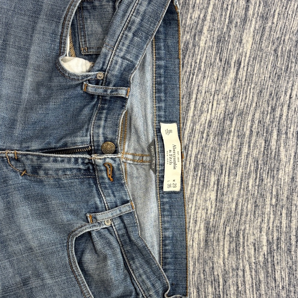 Abercrombie & Fitch Women's Blue Skinny Jeans